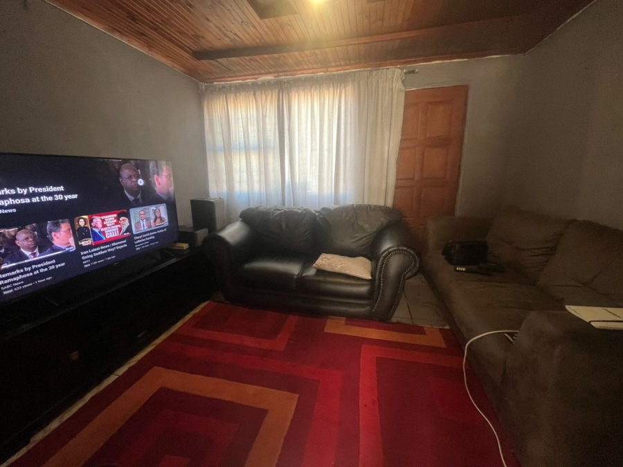 2 Bedroom Property for Sale in Kwazakhele Eastern Cape